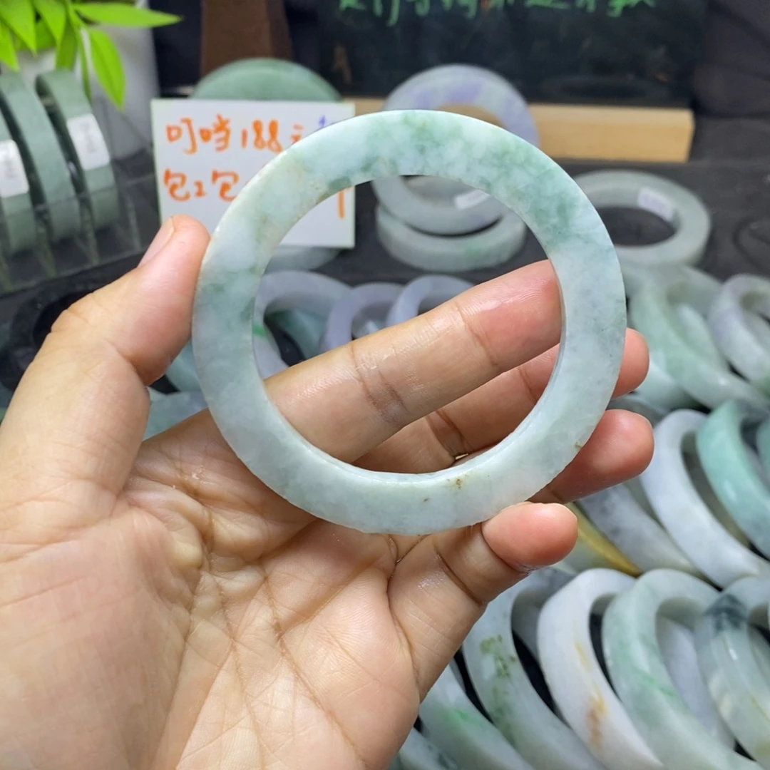 定制翡翠未镶嵌手镯