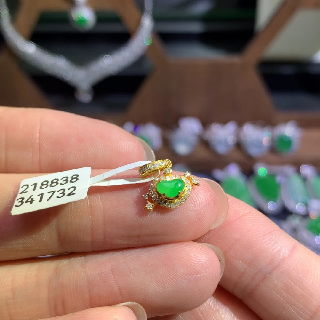 吊坠(不含链)18K金镶嵌翡翠