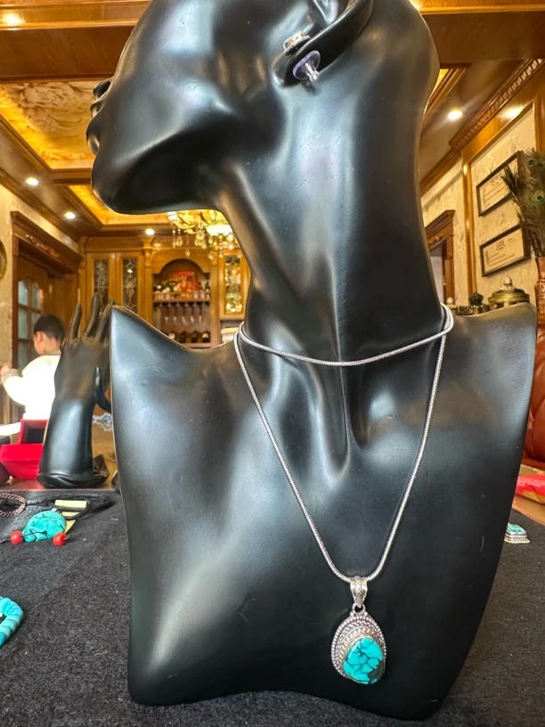 西吴尔原创服配绿松吊坠