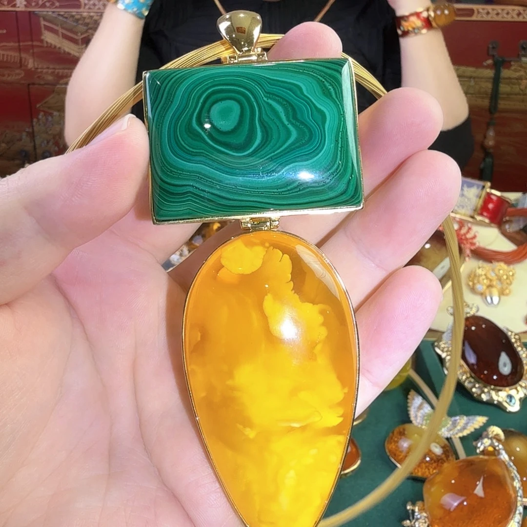 蜜蜡银S925镀金镶嵌吊坠(赠链)