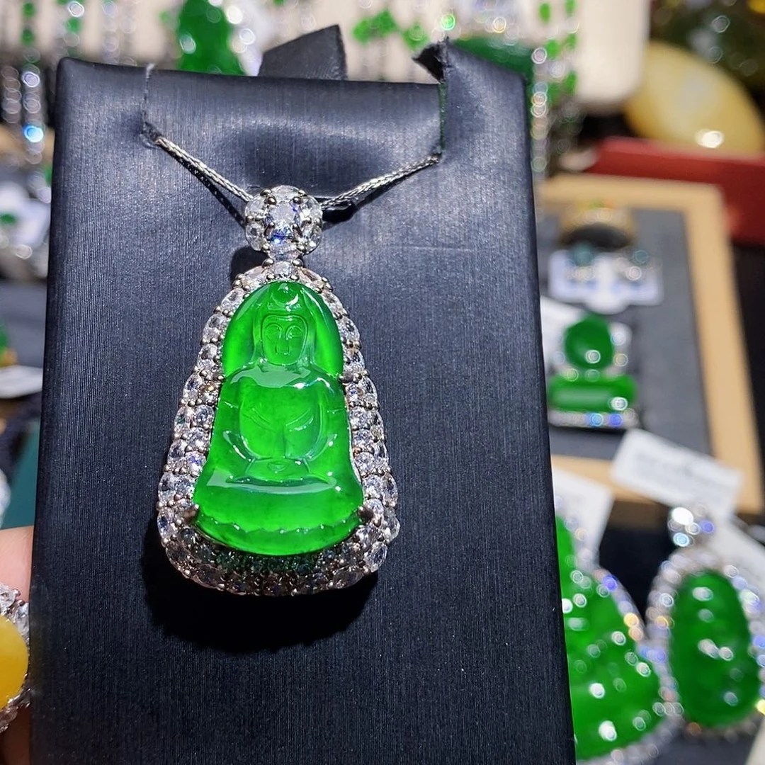 翡翠未镶嵌颈饰吊坠