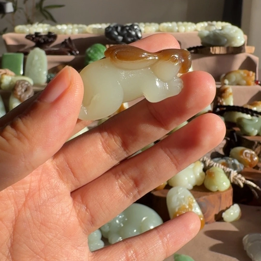 颈饰未镶嵌和田玉（糖玉）