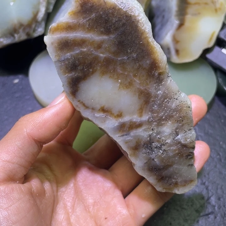 和田玉（糖玉）未镶嵌珠宝半成品