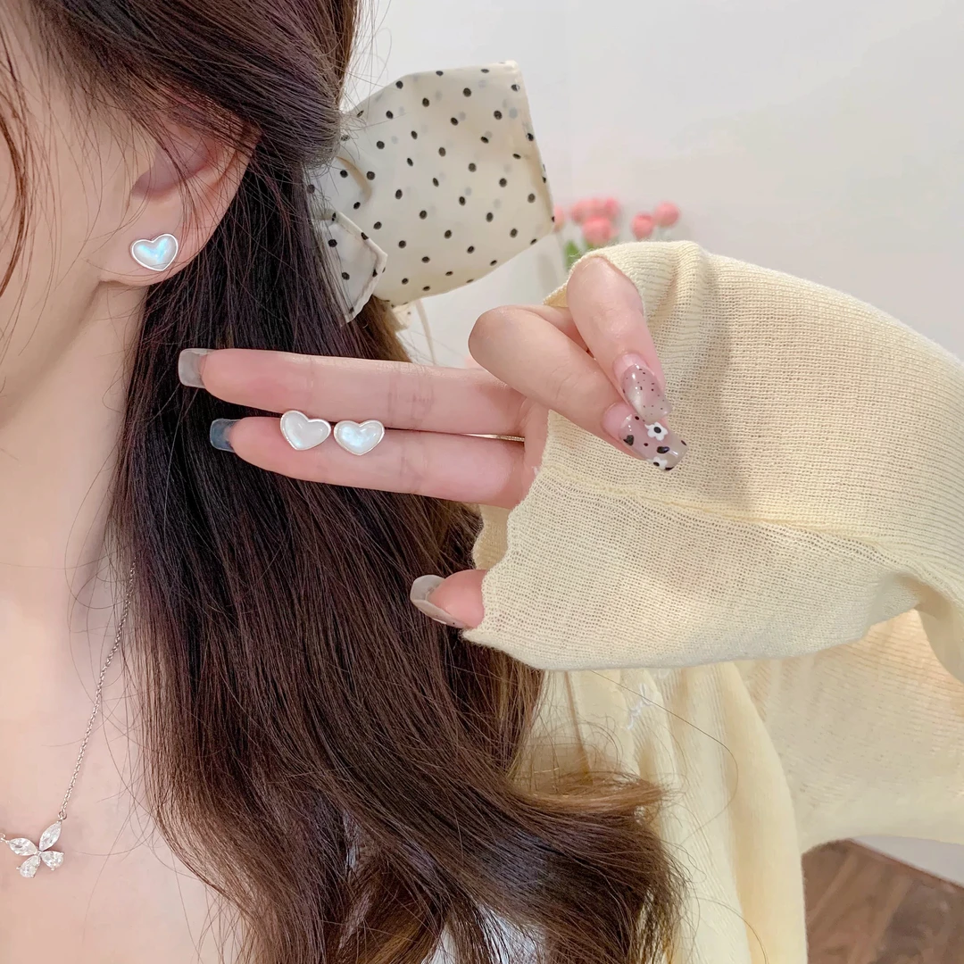 铜合金耳饰 D2106 S925银针裴智秀同款爱心耳钉韩系ins气质耳饰