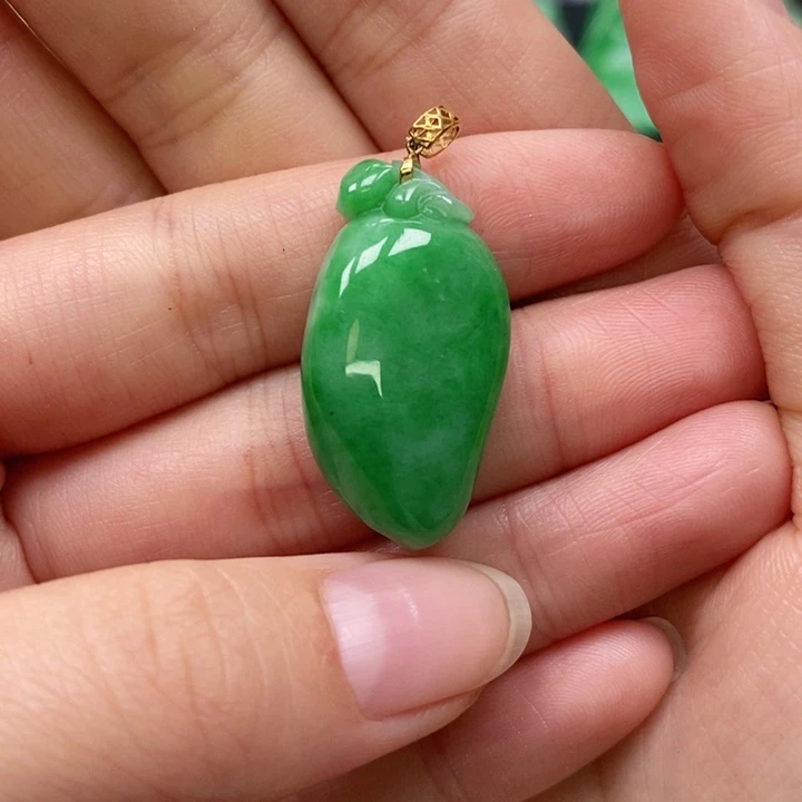 翡翠颈饰未镶嵌吊坠