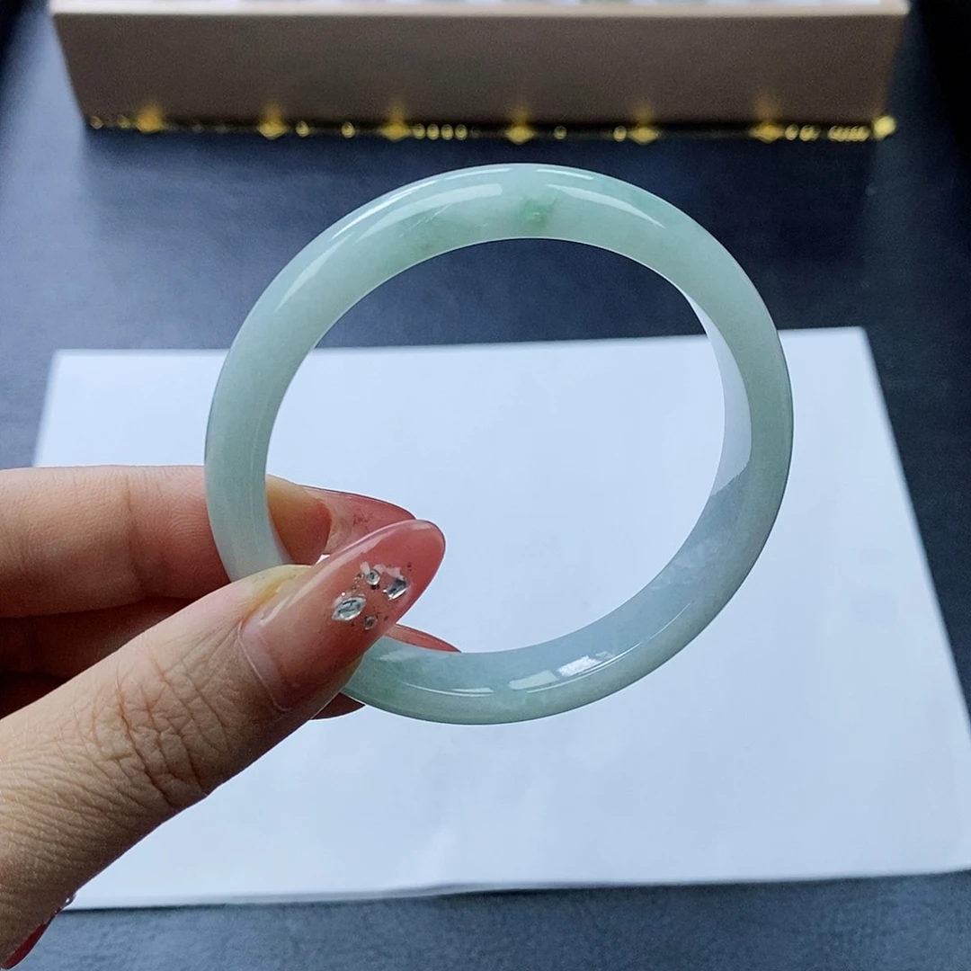 翡翠手镯未镶嵌55.8圈口