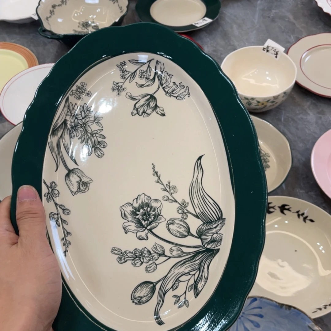 陶瓷微瑕餐具介意勿拍，满18飞！