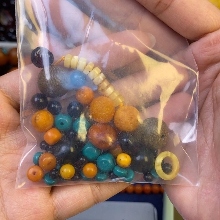 琥珀未镶嵌珠宝奇石