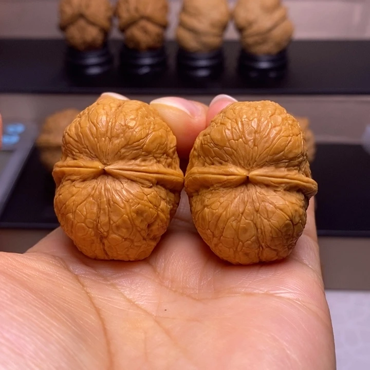 文玩核桃把件峭壁元宝14