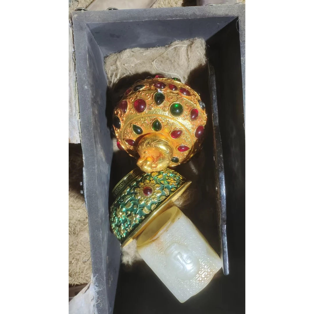 1个开封小钉子和子摆件链接