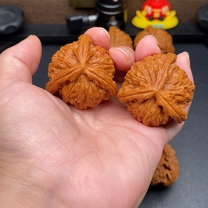 n***g文玩核桃把件白奔