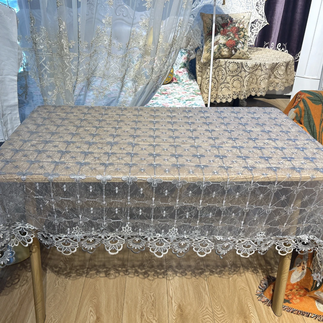 DY058-23丝光线（125*175cm）银灰色矩形方格简约花边桌布