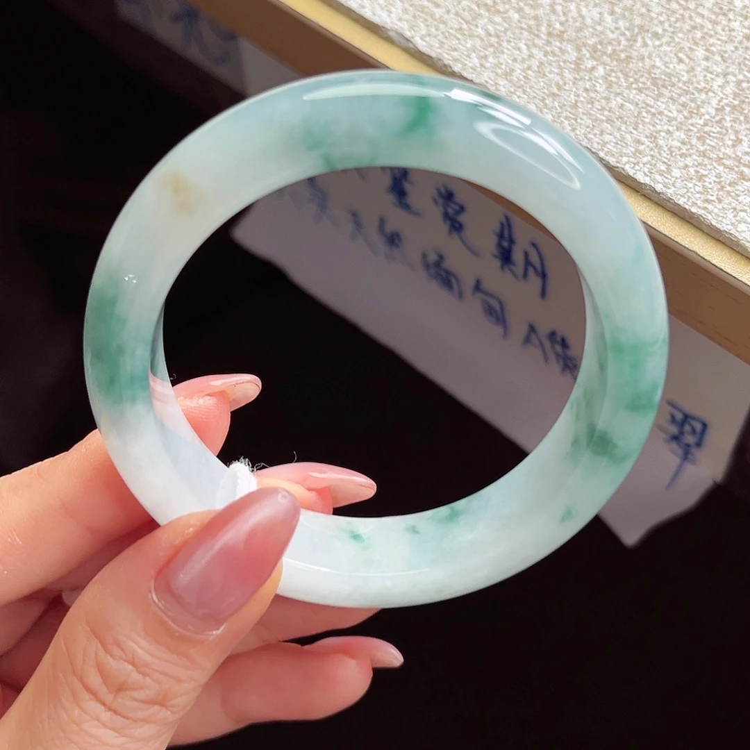翡翠未镶嵌手镯手镯
