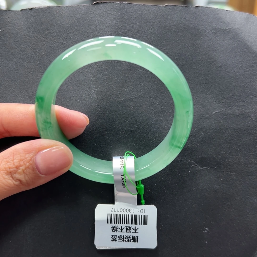 石英质玉未镶嵌手镯+54