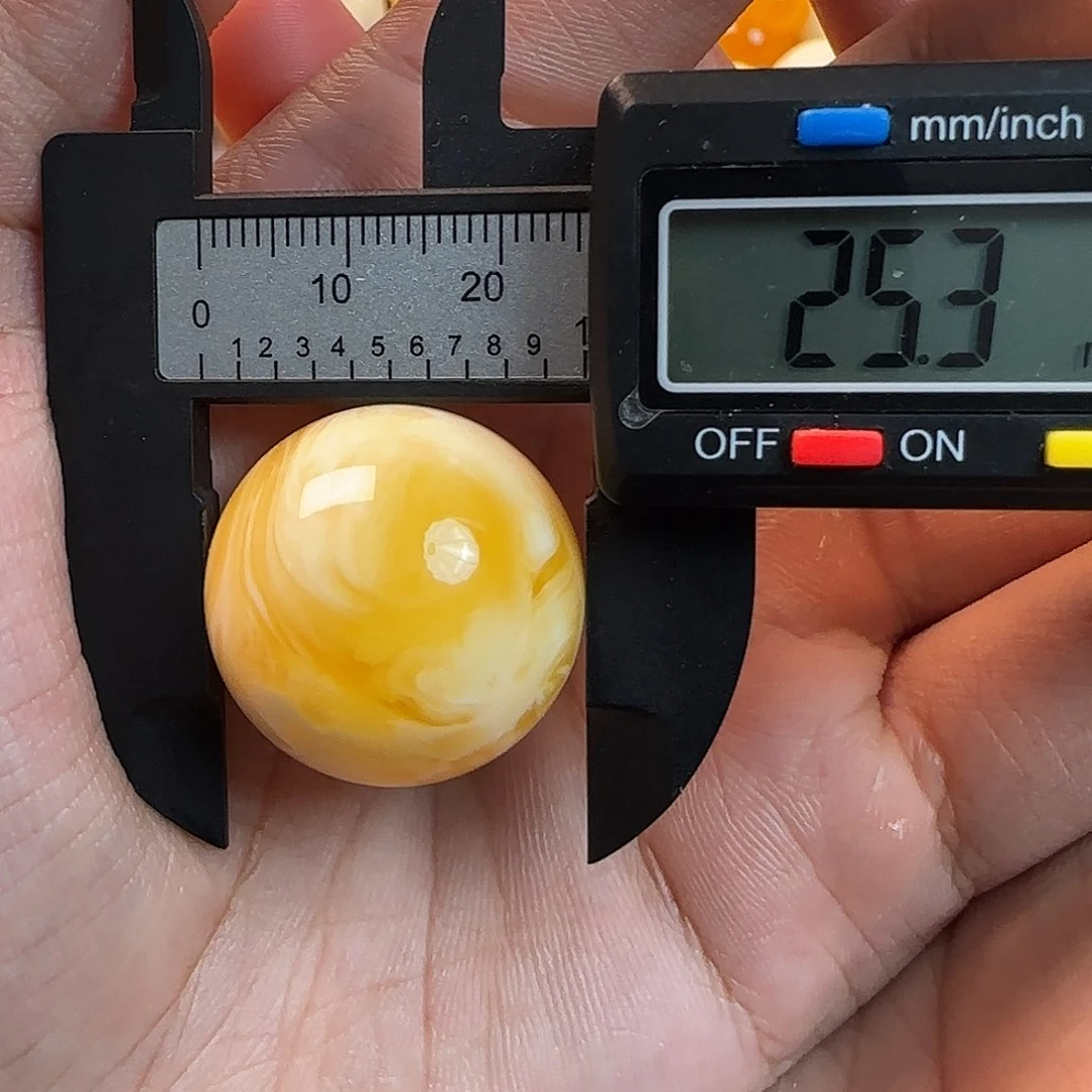 未镶嵌琥珀珠宝奇石