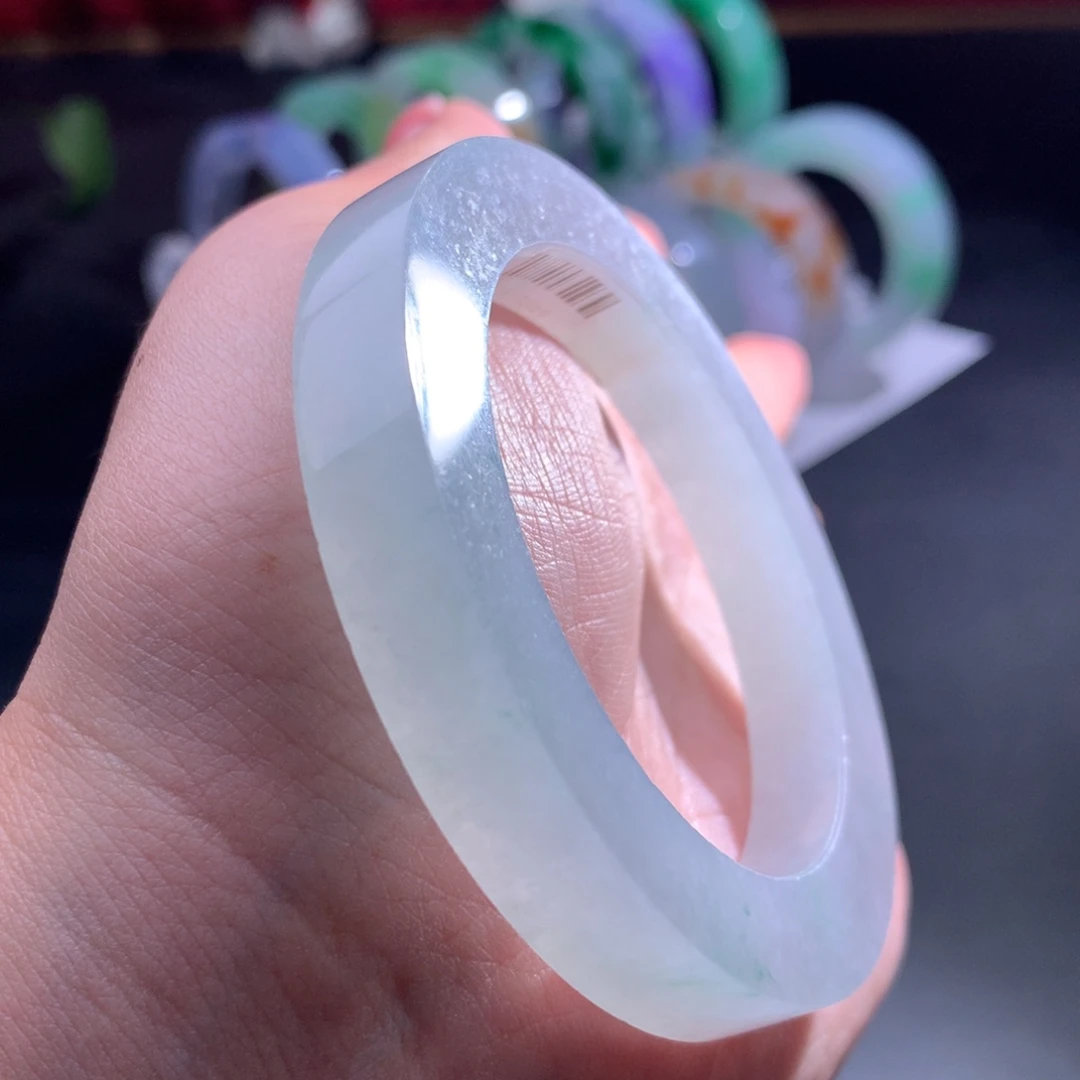 定制翡翠未镶嵌翡翠手镯
