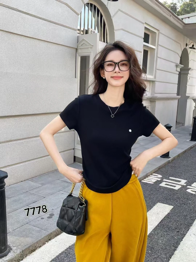 美式复古T恤半袖简约圆领经典宽松显瘦短袖夏季纯色气质