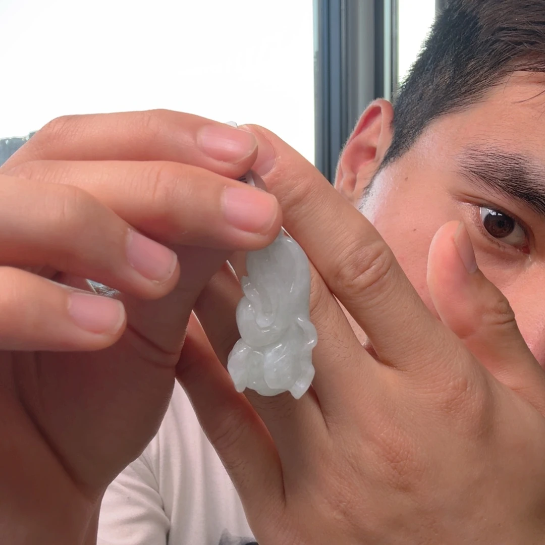 翡翠未镶嵌颈饰yi