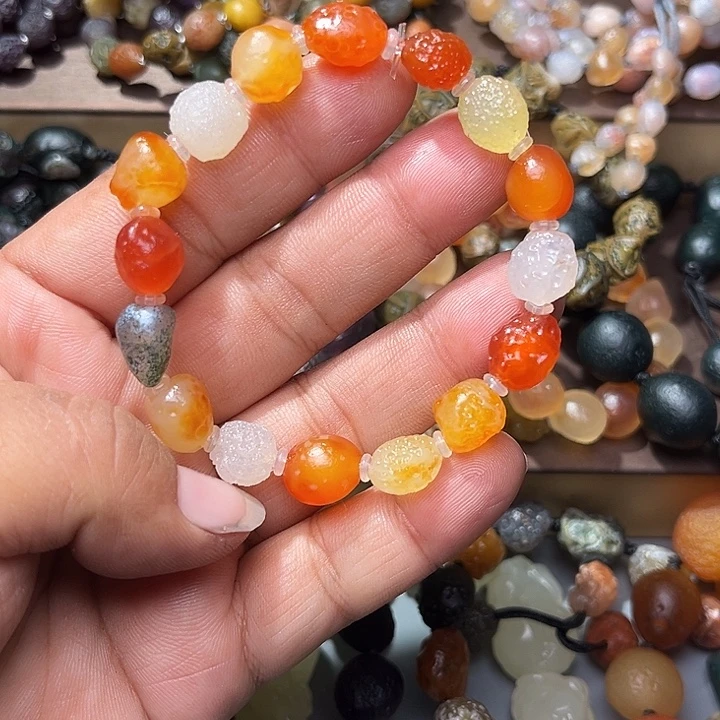 阿拉善彩玛瑙手串