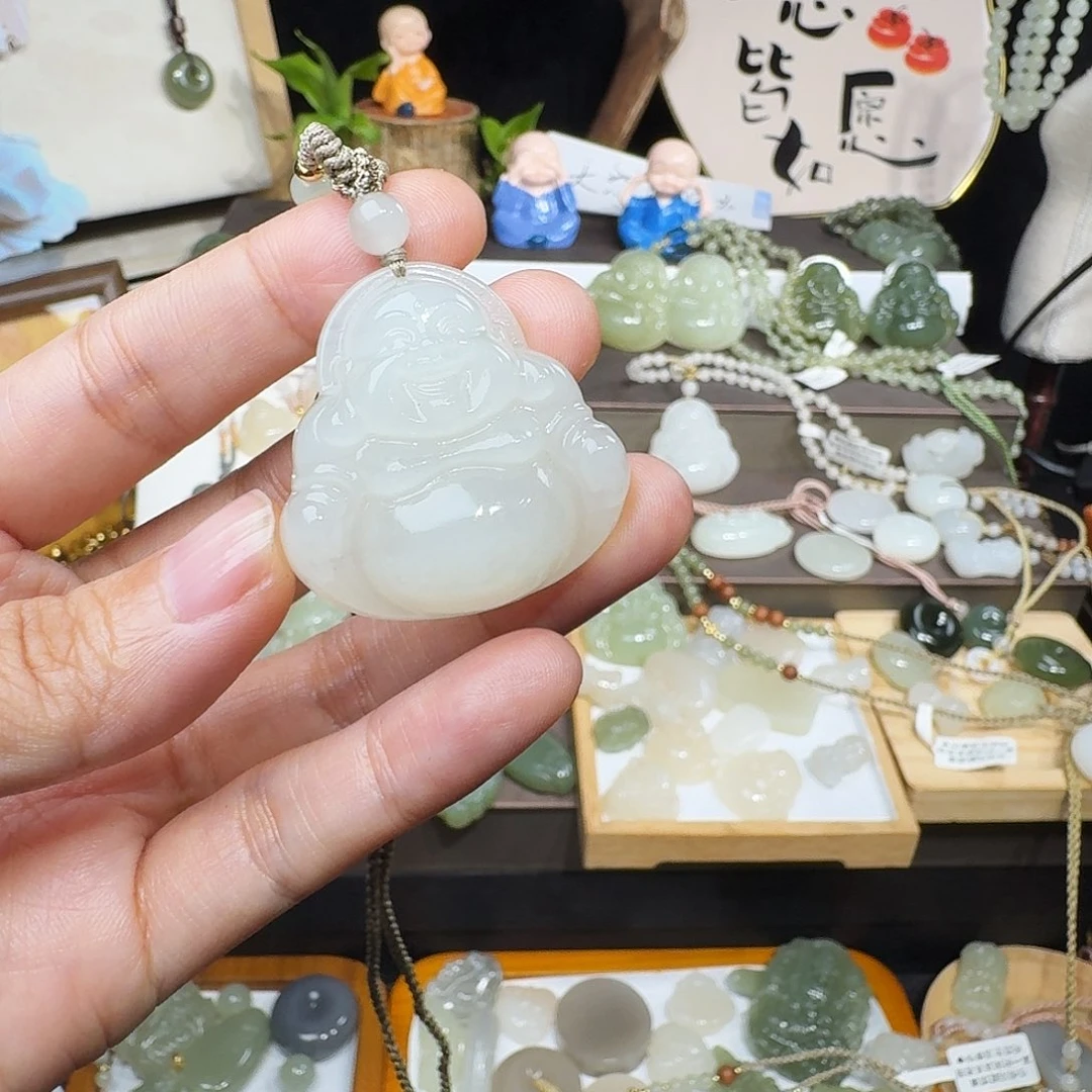 小***糊和田玉未镶嵌颈饰