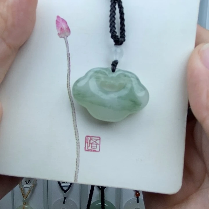 我***蔡颈饰未镶嵌石英质玉