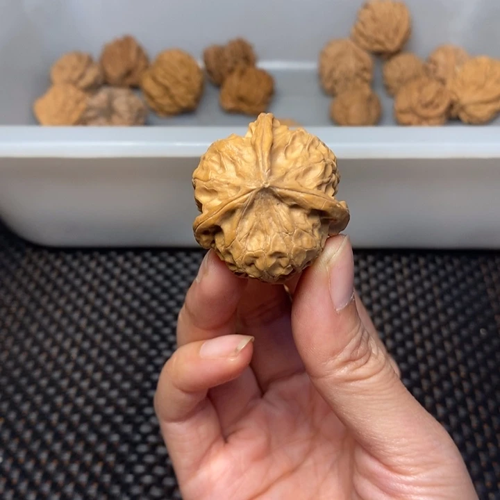 飞***觉吊坠文玩核桃文玩核桃异形单只