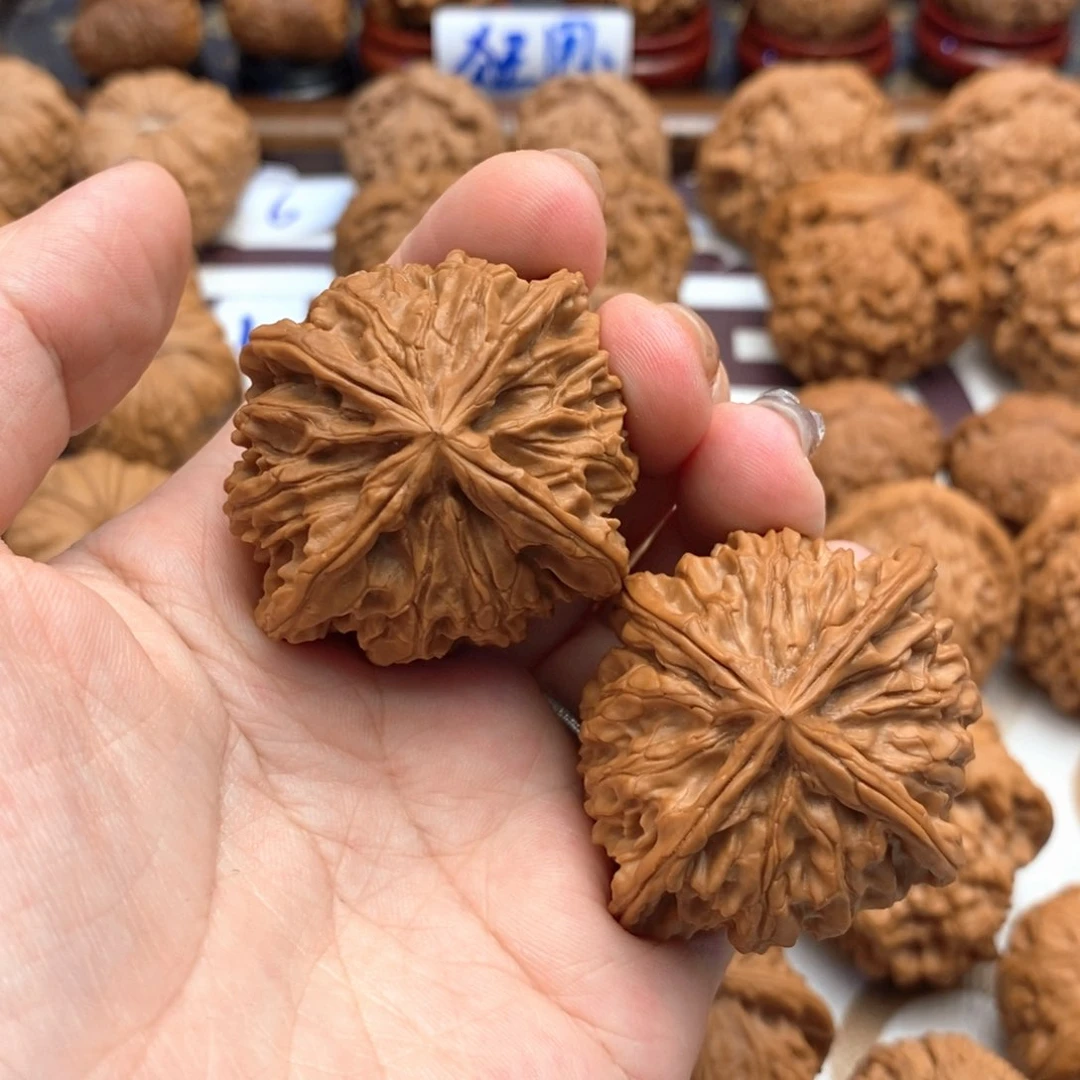 【闪购商品】文玩核桃把件45尺玉麒麟正四