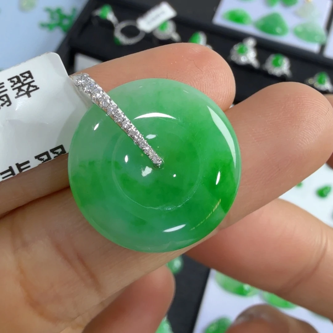 翡翠吊坠(不含链)18K金镶嵌平安扣