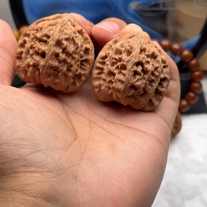 滔***士吊坠文玩核桃三角白