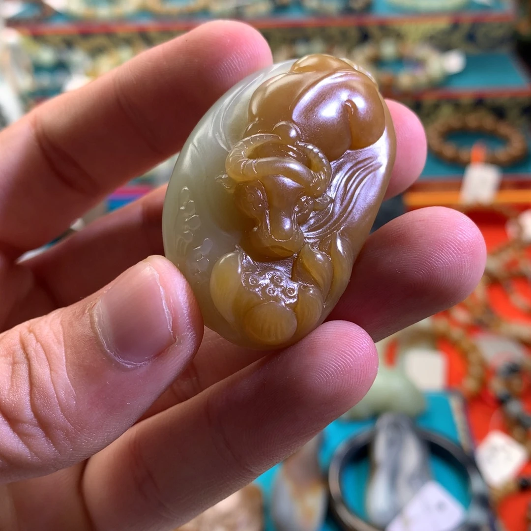 和田玉（糖玉）未镶嵌手链新疆且末糖白和田玉牛转乾坤