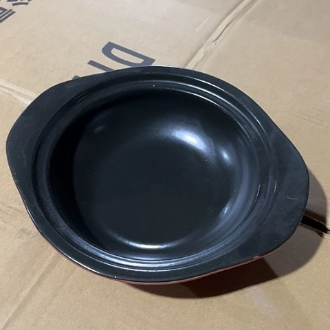 微瑕，明火，口径19高5无盖dx外红内黑针孔1个