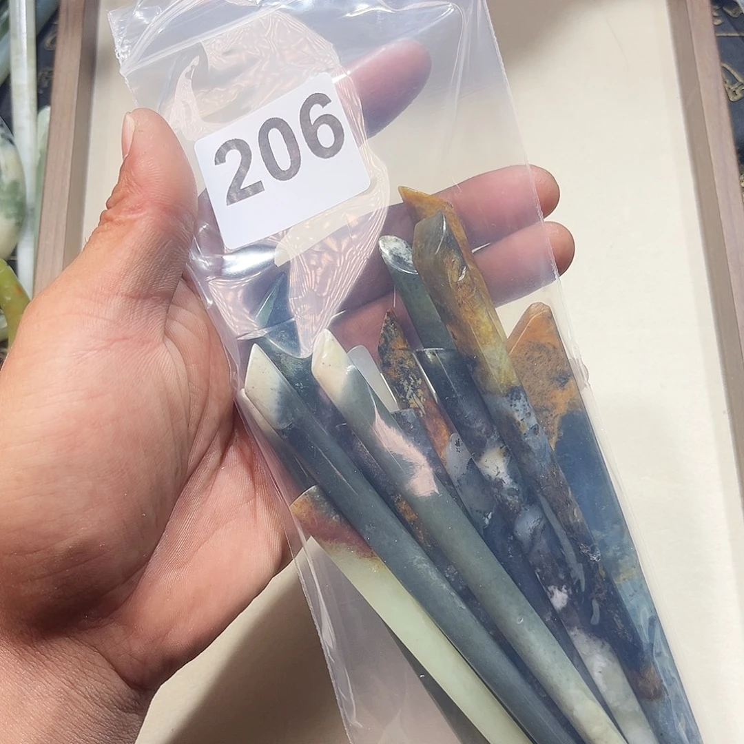 P***o蛇纹石玉未镶嵌颈饰