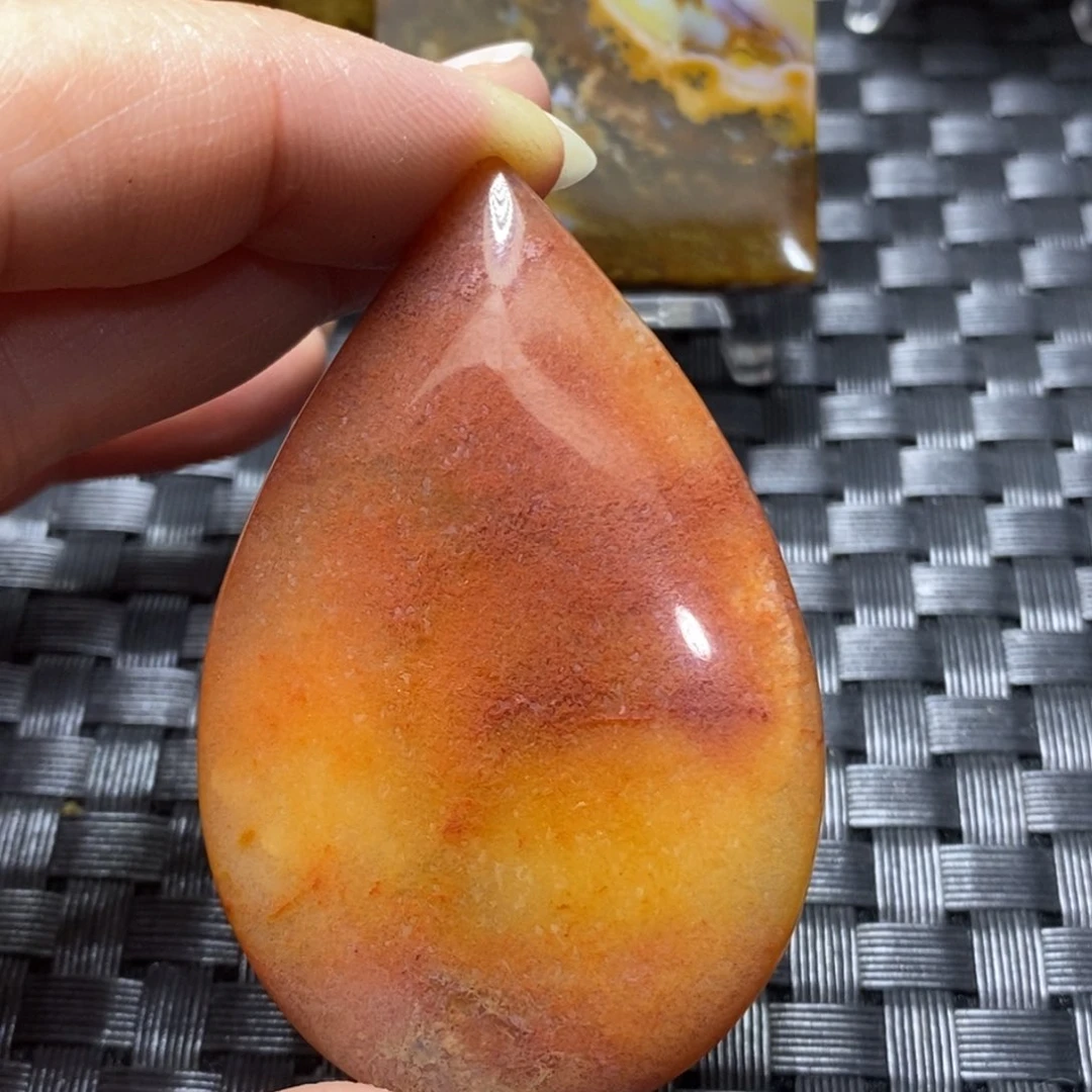 玛瑙/玉髓颈饰未镶嵌大***怀