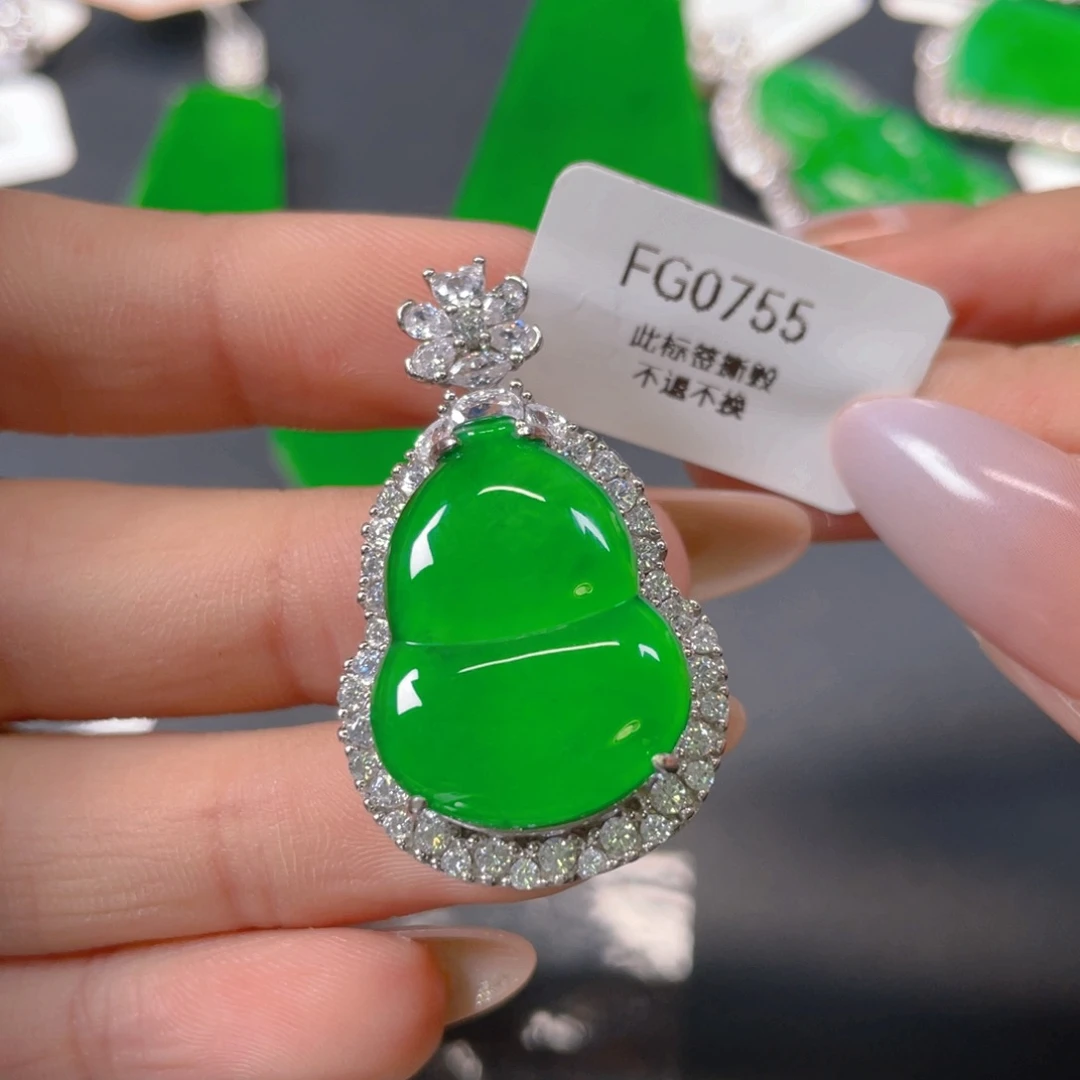 【闪购商品】颈饰银S925镶嵌翡翠翡