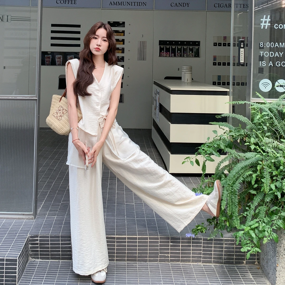 一整套ootd穿搭爆款高级绝美设计感小众名媛老钱风马甲阔腿裤套装