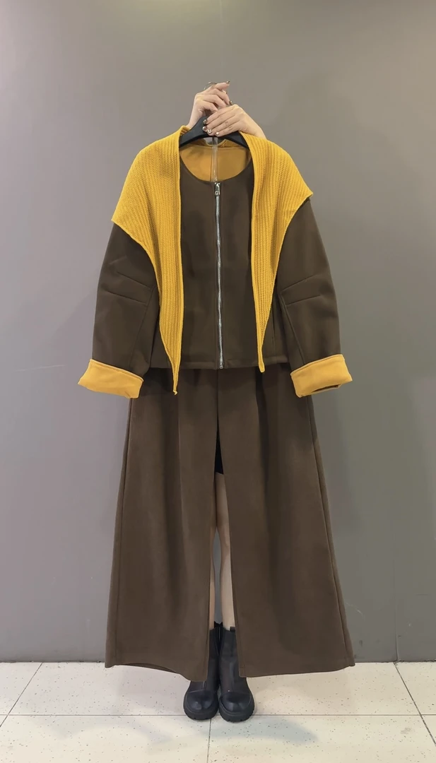 25新款韩版百搭时尚加棉毛呢短款外套配撞色围巾加绒裤子三件套