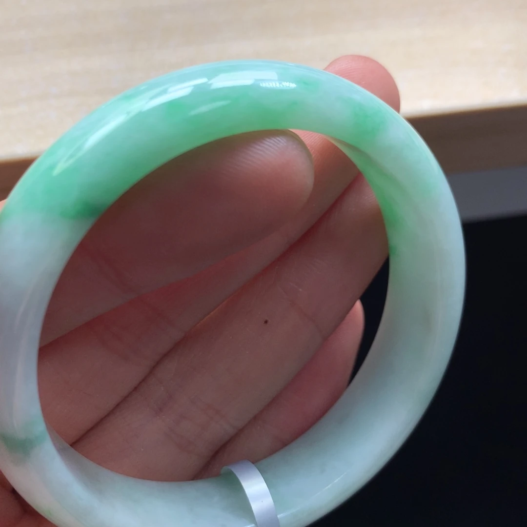 未镶嵌手镯翡翠手镯