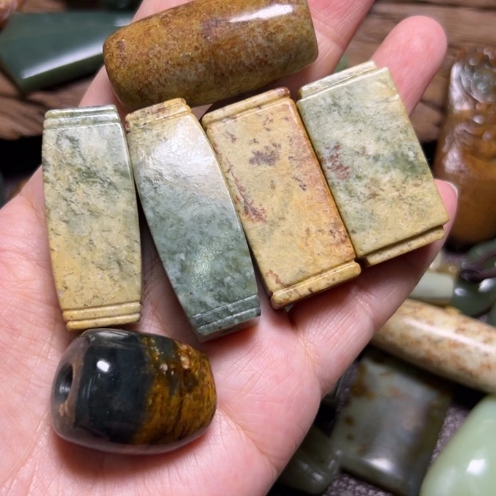 鼓***海岫岩河磨玉（透闪石质玉）未镶嵌颈饰