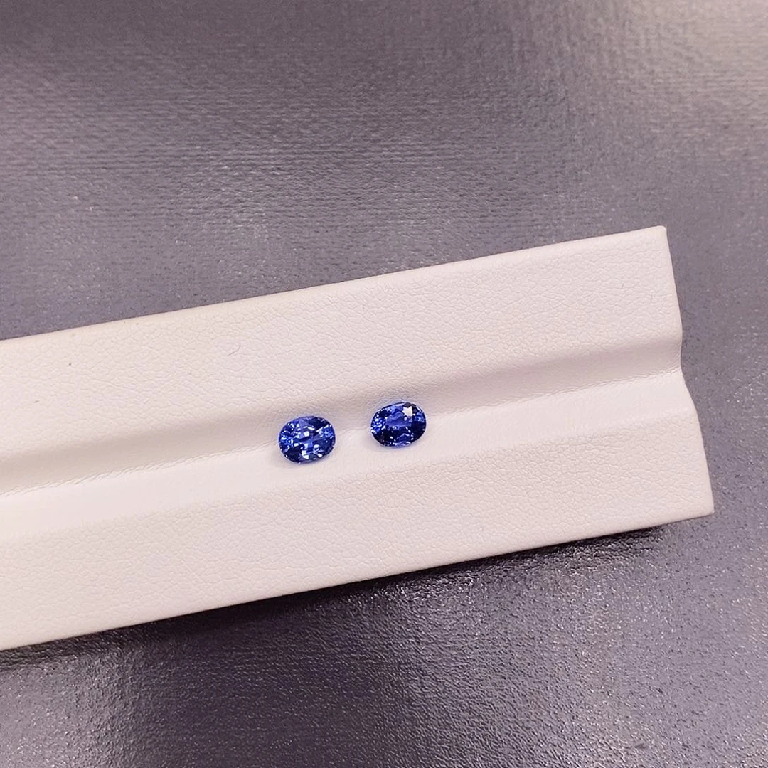 裸石蓝宝石0.975克拉+0.88克拉