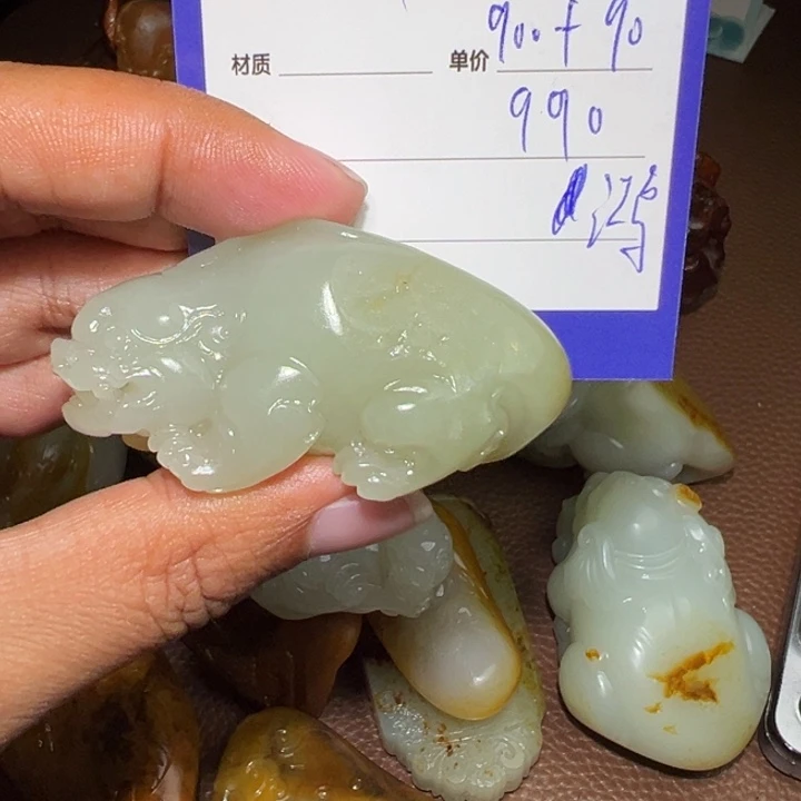 【闪购商品】颈饰未镶嵌和田玉阿*