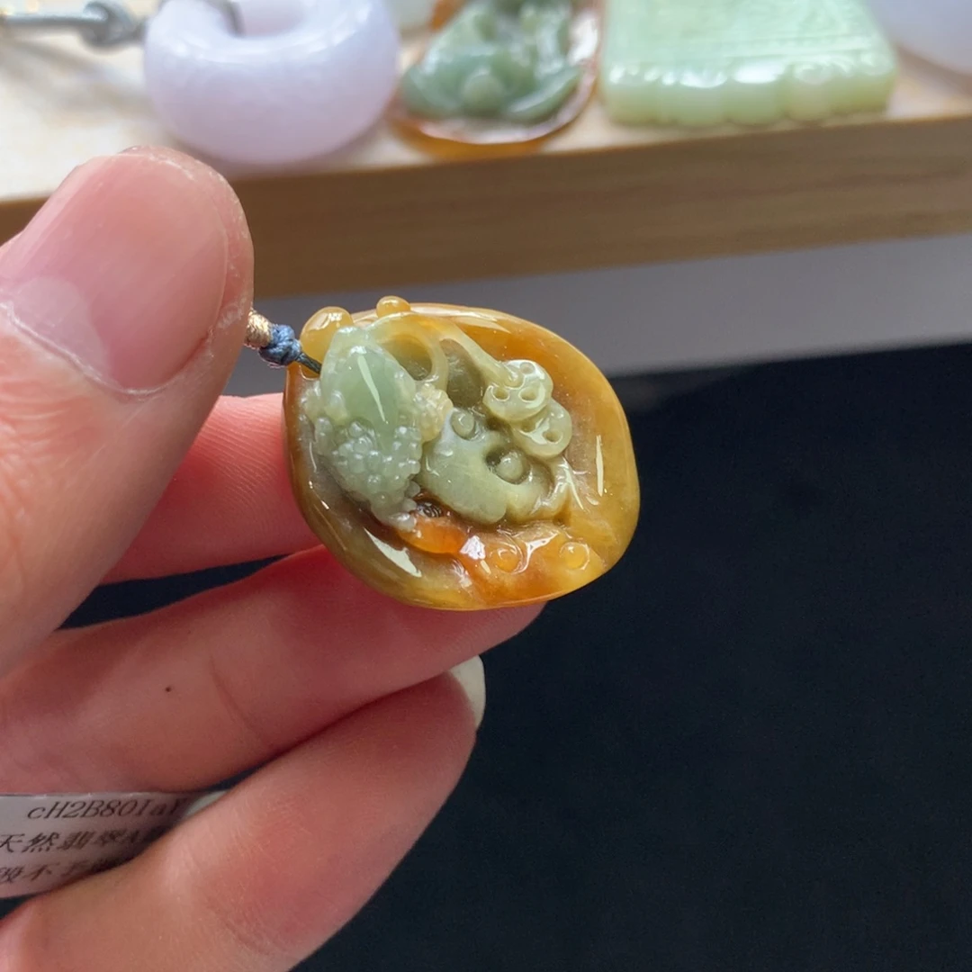 翡翠未镶嵌颈饰吊坠