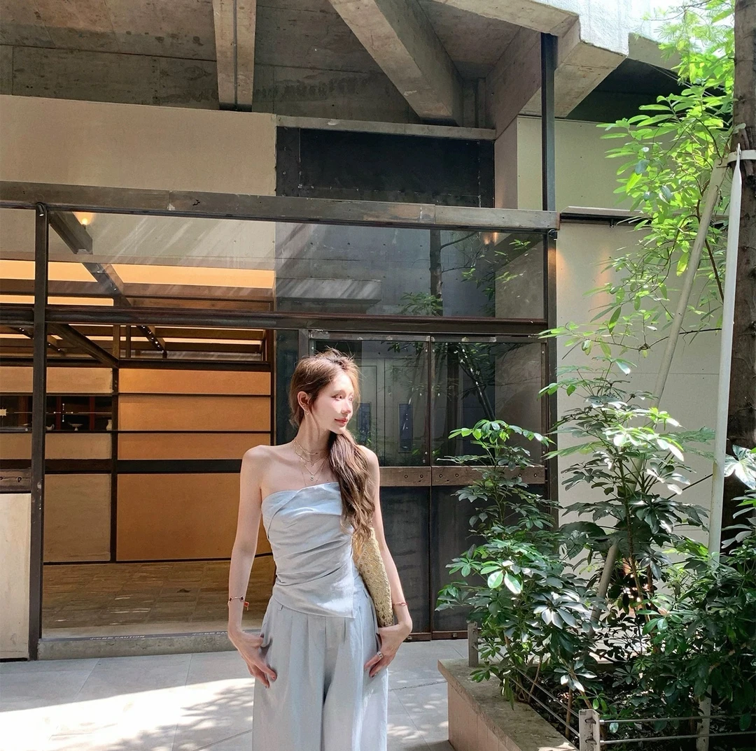 8987夏季新款美式复古辣妹纯欲性感气质高级感一字肩抹胸背心上衣