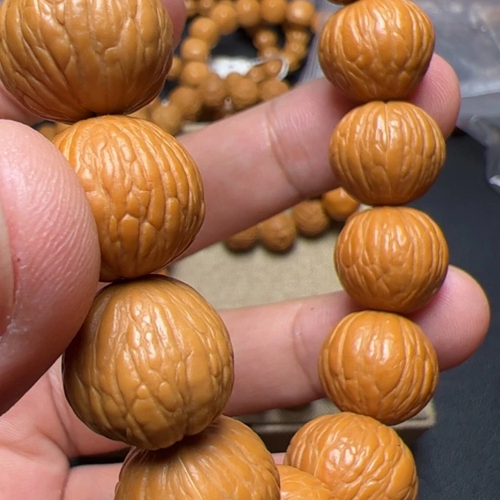 猴头核桃手串卡罗拉