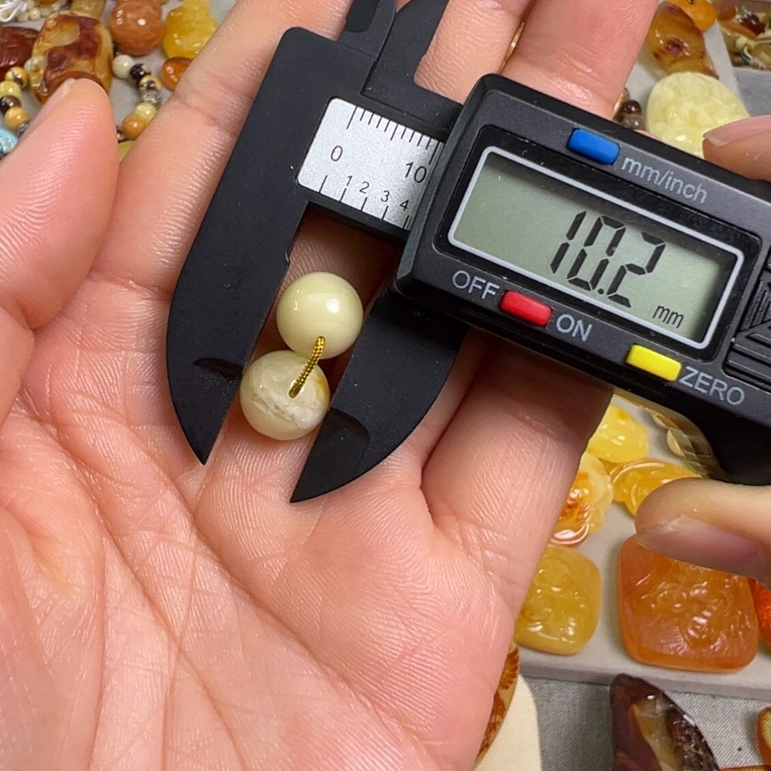 未镶嵌蜜蜡裸石微瑕