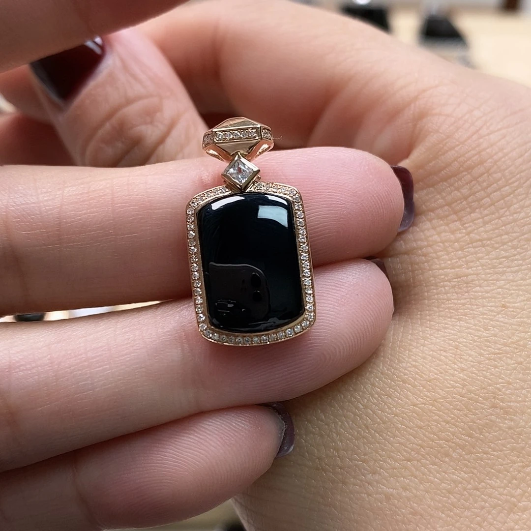 翡翠颈饰18K金镶嵌墨翠