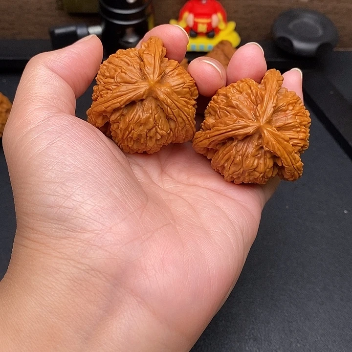 勿***安文玩核桃把件白奔