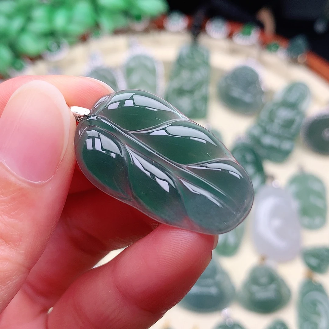 翡翠未镶嵌颈饰吊坠