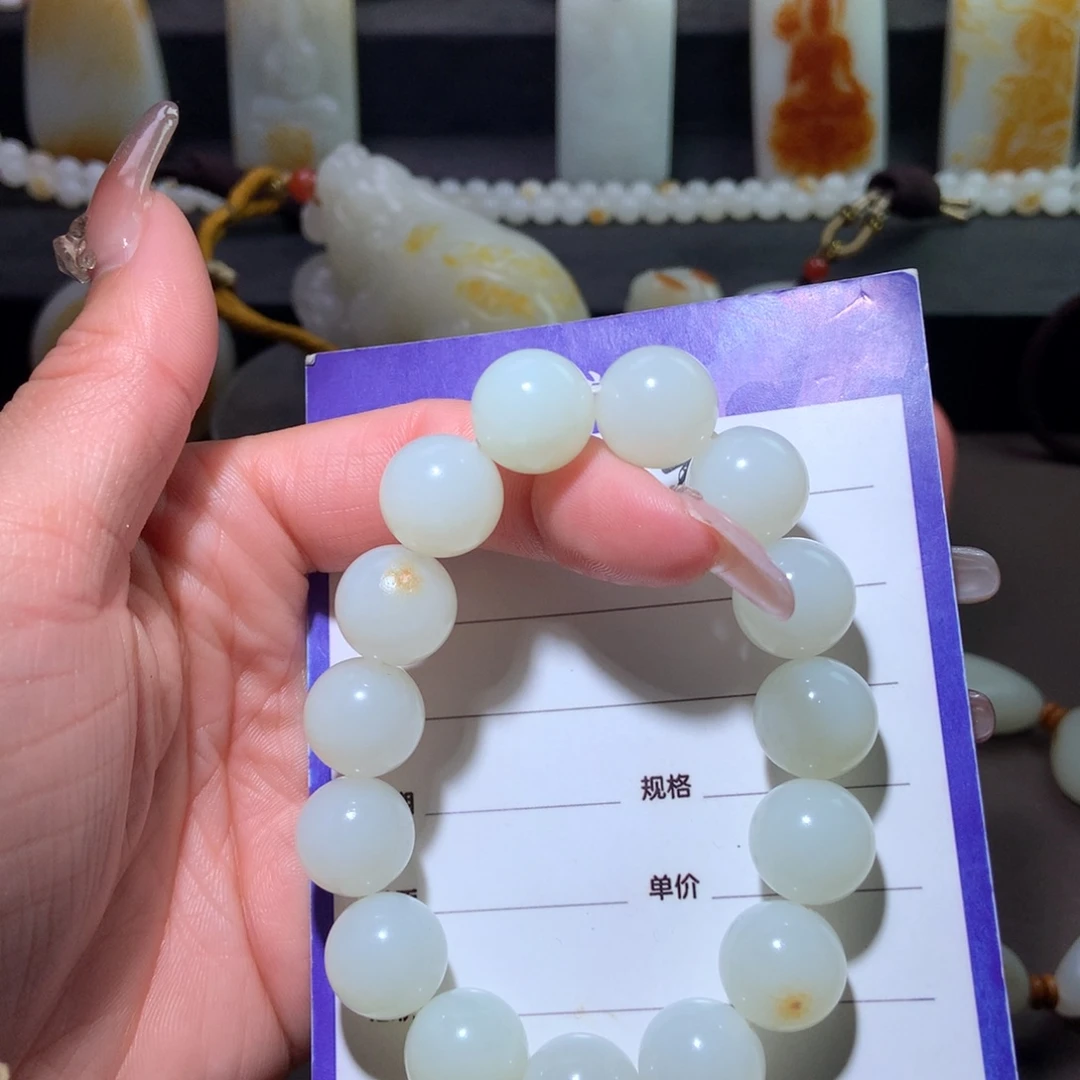 和田玉挂件未镶嵌干**嘛