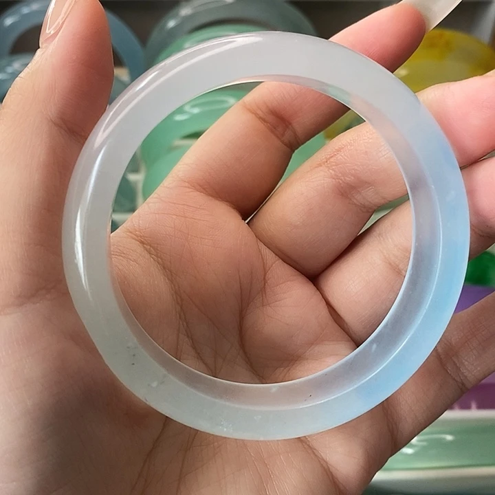 未镶嵌手镯石英质玉
