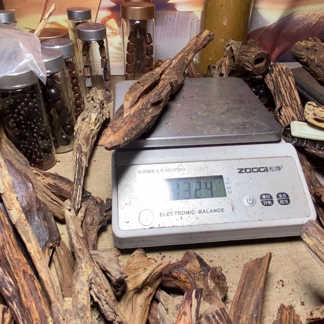 石***降真香海南十亩香